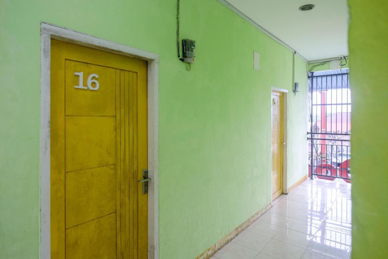 Hotel Reddoorz Near Politeknik Manado Esterno foto